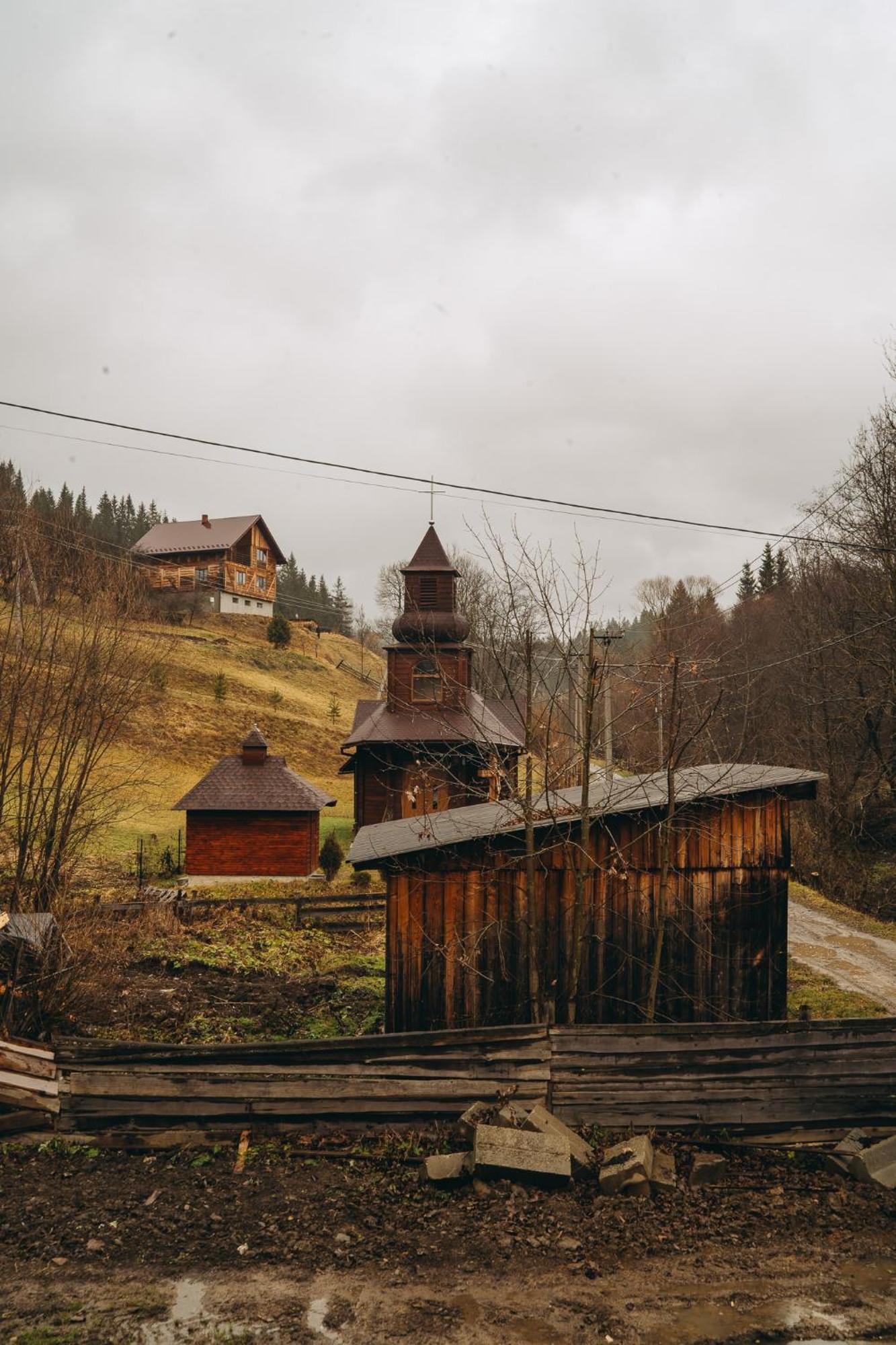 Sv Hotel&Camp Lazeshchyna Buitenkant foto