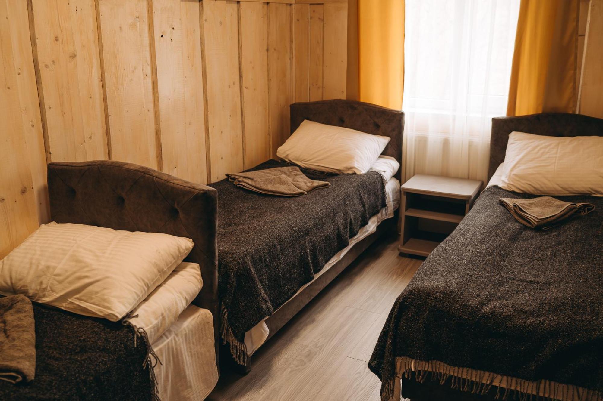 Sv Hotel&Camp Lazeshchyna Buitenkant foto