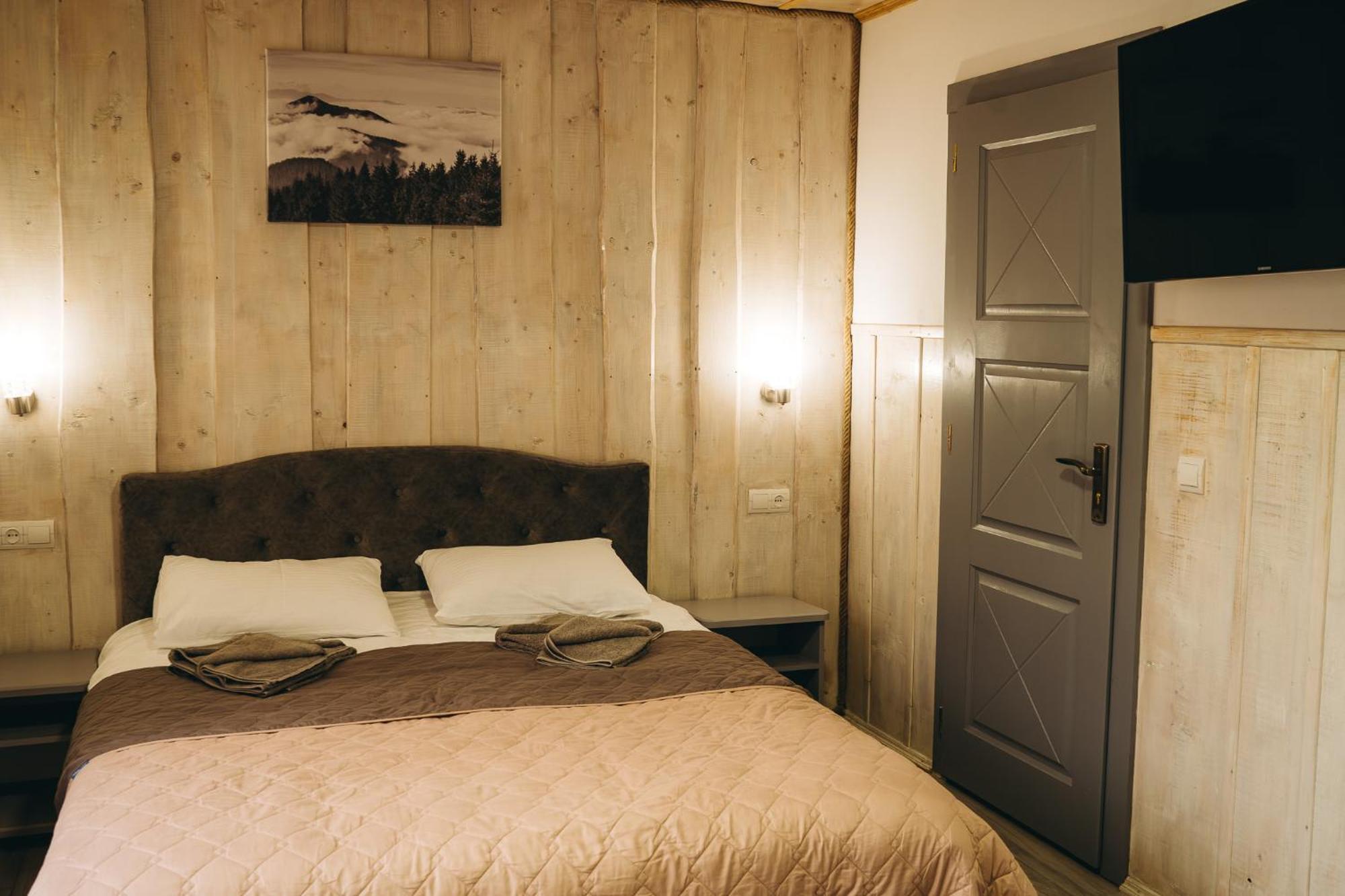 Sv Hotel&Camp Lazeshchyna Buitenkant foto