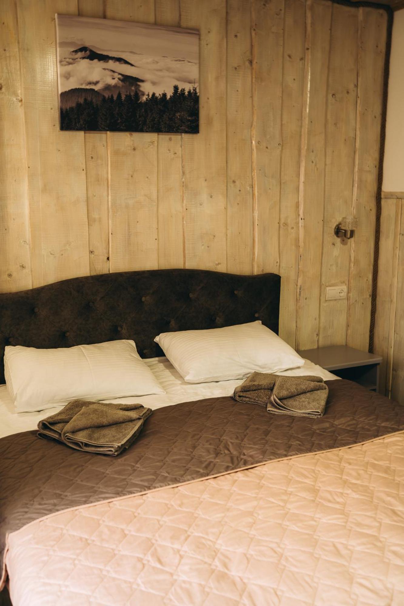 Sv Hotel&Camp Lazeshchyna Buitenkant foto