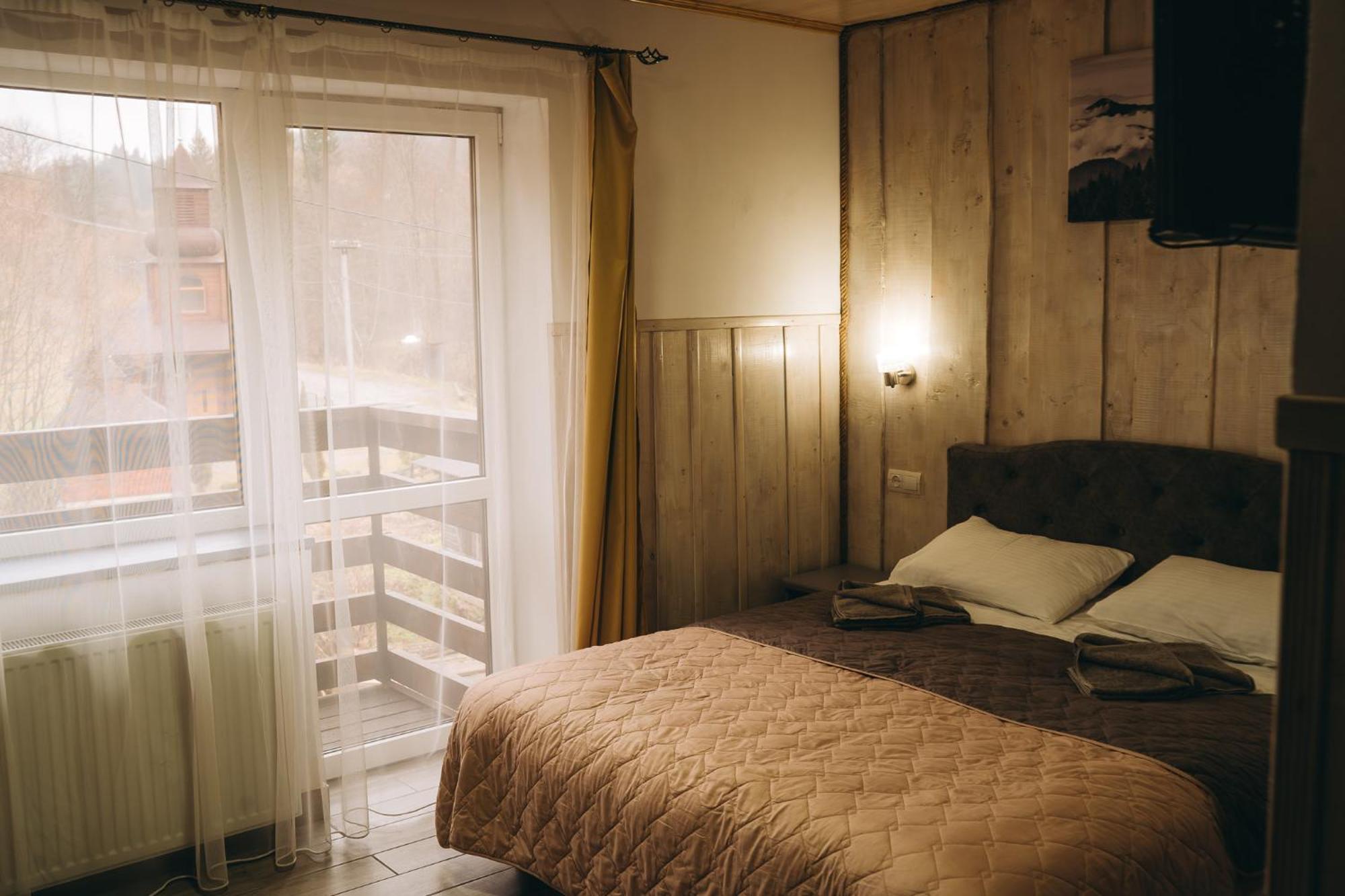 Sv Hotel&Camp Lazeshchyna Buitenkant foto